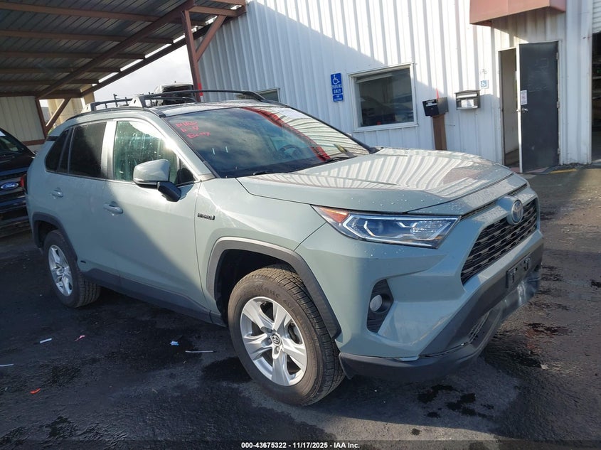 TOYOTA RAV4 HYBRID XLE