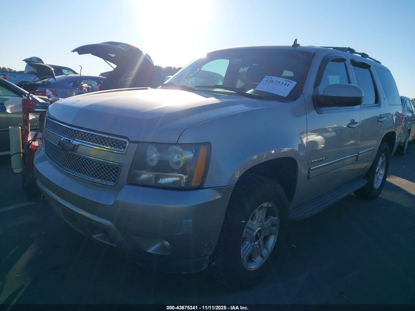 1GNEC23399R262498 2009 CHEVROLET TAHOE photo no. 2