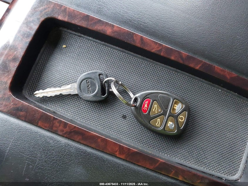 2009 GMC Yukon Xl 1500 Denali VIN: 1GKFK062X9R200555 Lot: 43675433