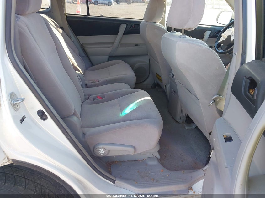 JTEES41A182046818 2008 TOYOTA HIGHLANDER photo no. 8