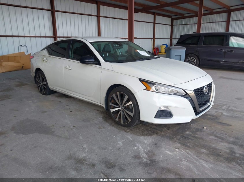 NISSAN ALTIMA SR FWD