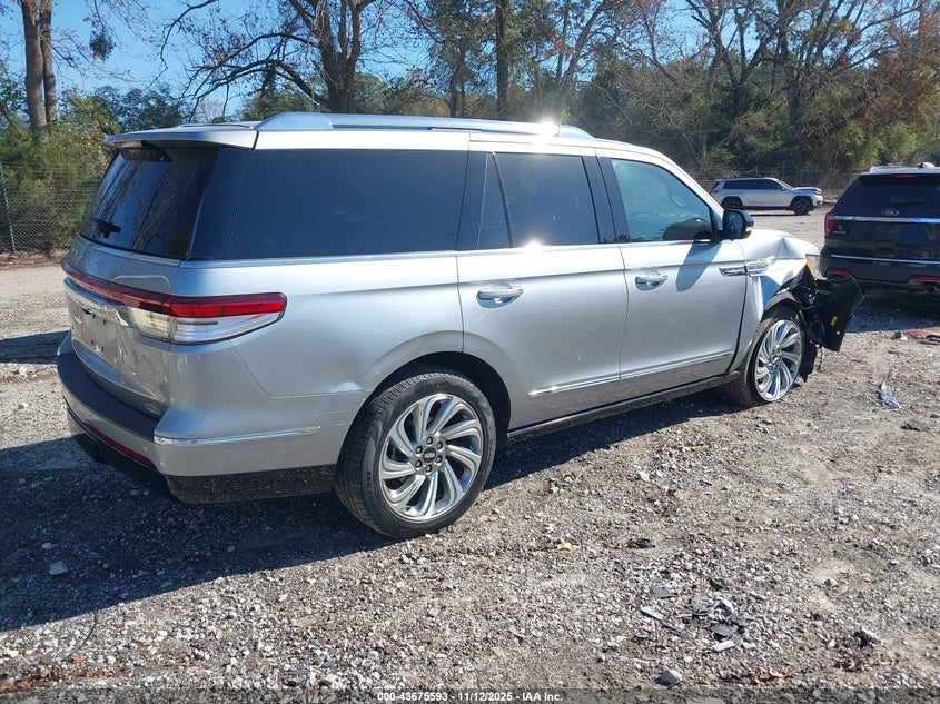 5LMJJ2NGXREL20762 2024 LINCOLN NAVIGATOR photo no. 4