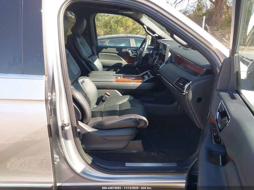 5LMJJ2NGXREL20762 2024 LINCOLN NAVIGATOR photo no. 5