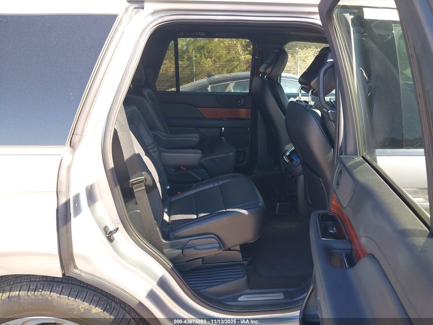 5LMJJ2NGXREL20762 2024 LINCOLN NAVIGATOR photo no. 8