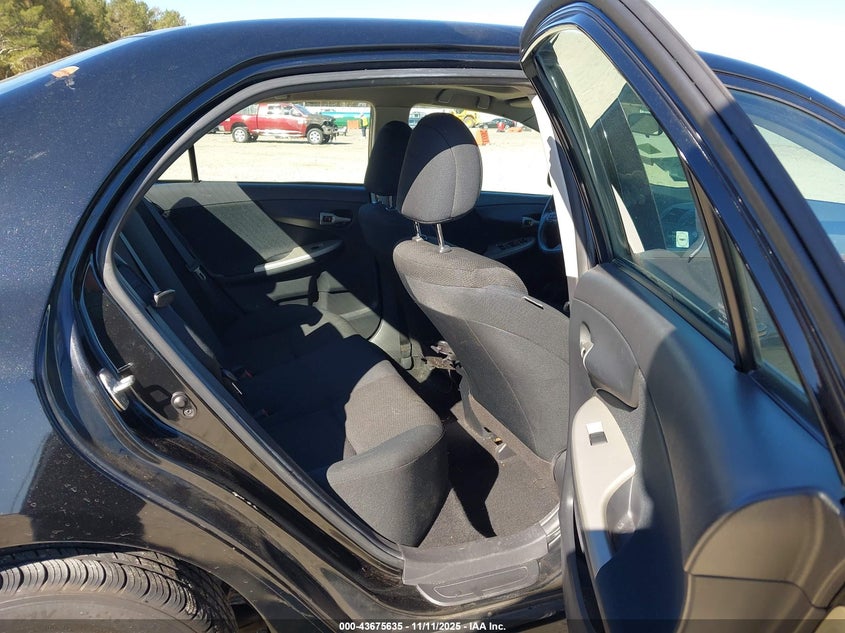 2T1BU4EE3BC623260 2011 TOYOTA COROLLA photo no. 8