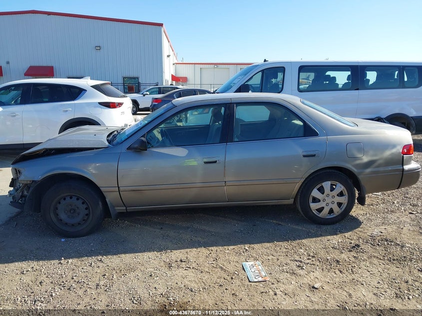2000 Toyota Camry Le VIN: JT2BG28KXY0524363 Lot: 43675670