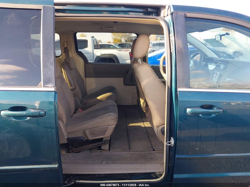 2009 Chrysler Town & Country Lx VIN: 2A8HR44E89R618586 Lot: 43675673