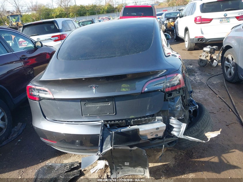 2022 Tesla Model 3 Rear-Wheel Drive VIN: 5YJ3E1EA8NF320665 Lot: 43675724