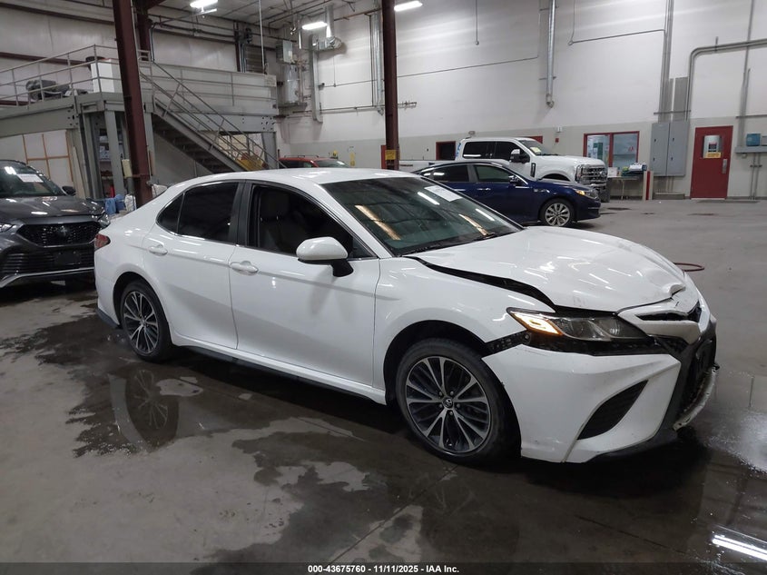 2018 TOYOTA CAMRY SE - 4T1B11HK6JU606538