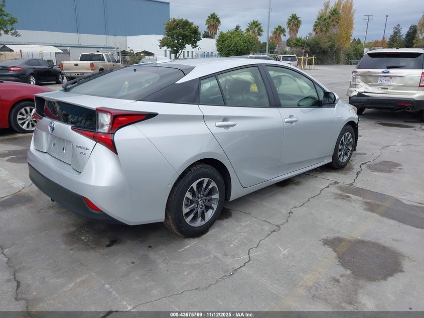 2022 TOYOTA PRIUS XLE JTDKAMFUXN3189351
