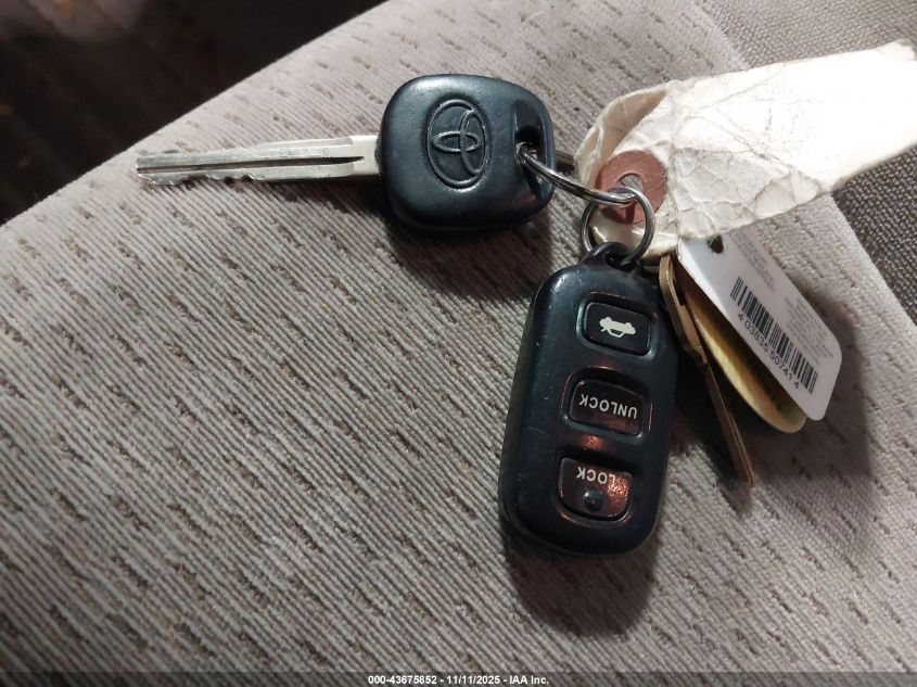 2002 Toyota Camry Le VIN: 4T1BF32K52U527952 Lot: 43675852