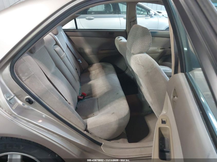 2002 Toyota Camry Le VIN: 4T1BF32K52U527952 Lot: 43675852