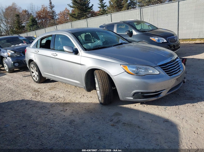 2013 CHRYSLER 200 TOURING - 1C3CCBBB0DN570222