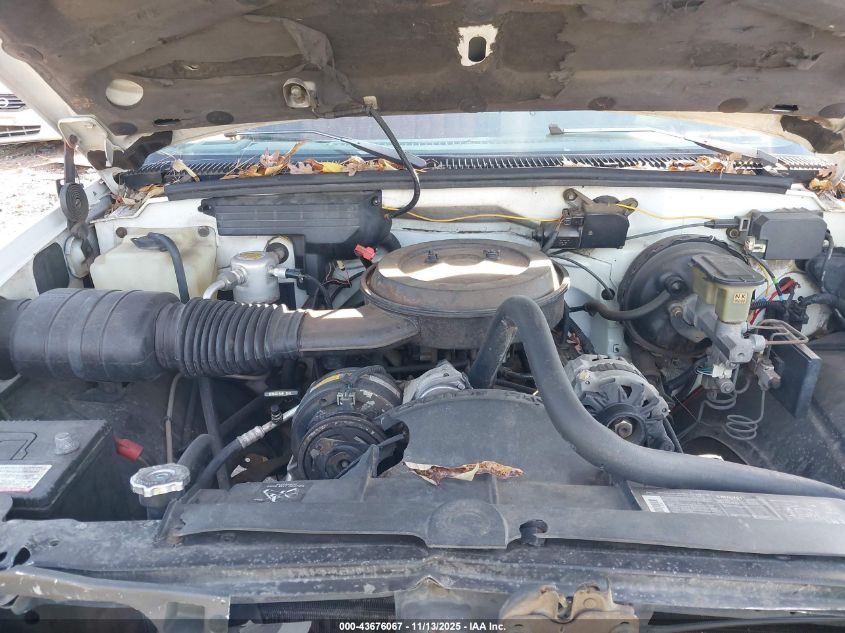 1993 Chevrolet Gmt-400 C2500 VIN: 1GCFC24K7PE107441 Lot: 43676067