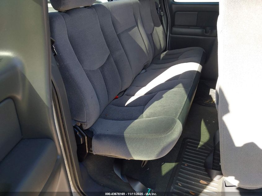 2004 GMC Sierra 1500 Sle VIN: 2GTEC19V841294193 Lot: 43676169