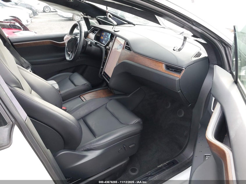 2020 Tesla Model X Long Range Dual Motor All-Wheel Drive/Long Range Plus Dual Motor All-Wheel Drive VIN: 5YJXCAE20LF298352 Lot: 43676285