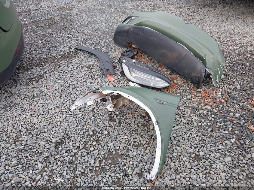 2020 Tesla Model X Long Range Dual Motor All-Wheel Drive/Long Range Plus Dual Motor All-Wheel Drive VIN: 5YJXCAE20LF298352 Lot: 43676285