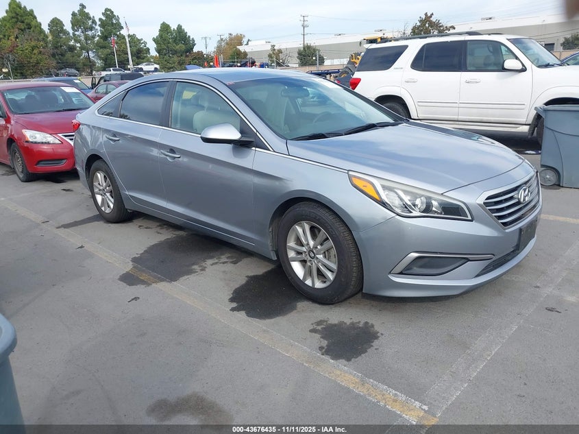 2017 HYUNDAI SONATA SE - 5NPE24AF5HH483963