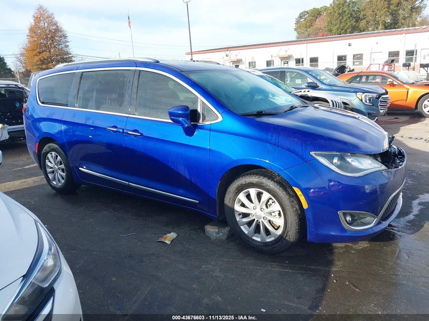 2018 Chrysler Pacifica Touring L Plus VIN: 2C4RC1EG4JR257745 Lot: 43676603