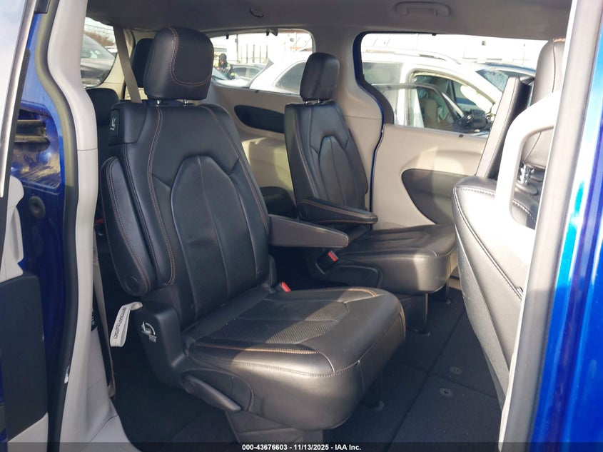 2018 Chrysler Pacifica Touring L Plus VIN: 2C4RC1EG4JR257745 Lot: 43676603