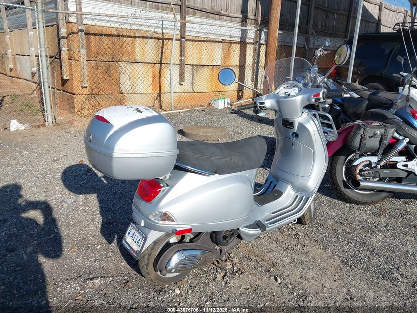 ZAPM448F865004796 2006 VESPA LX photo no. 12