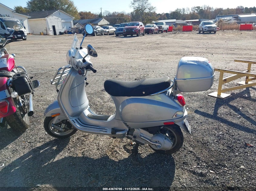ZAPM448F865004796 2006 VESPA LX photo no. 13