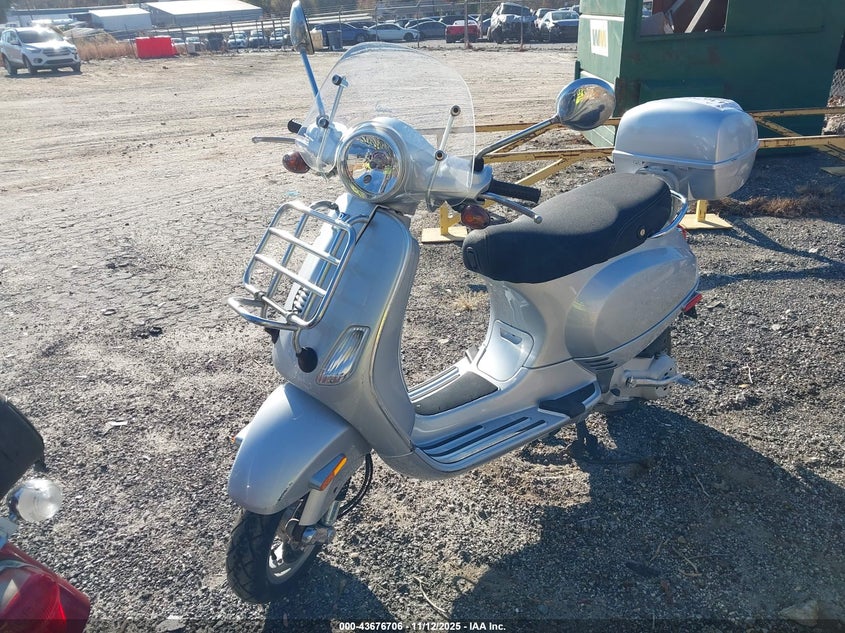ZAPM448F865004796 2006 VESPA LX photo no. 2