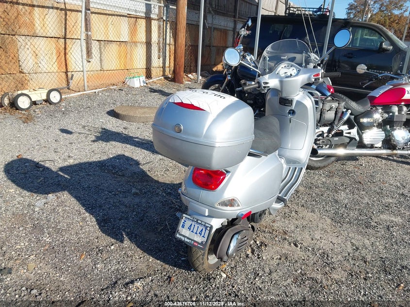 ZAPM448F865004796 2006 VESPA LX photo no. 4