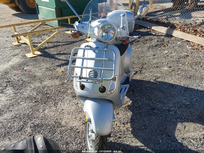 ZAPM448F865004796 2006 VESPA LX photo no. 5