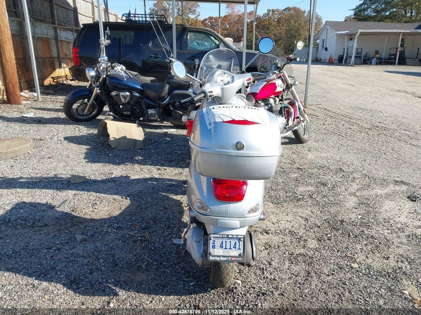 ZAPM448F865004796 2006 VESPA LX photo no. 6