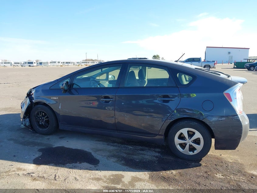 2013 TOYOTA PRIUS TWO JTDKN3DU2D5590414