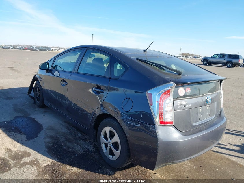 2013 TOYOTA PRIUS TWO JTDKN3DU2D5590414