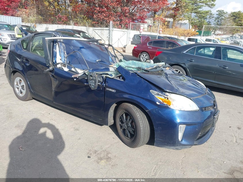 2013 TOYOTA PRIUS FOUR - JTDKN3DUXD1703601