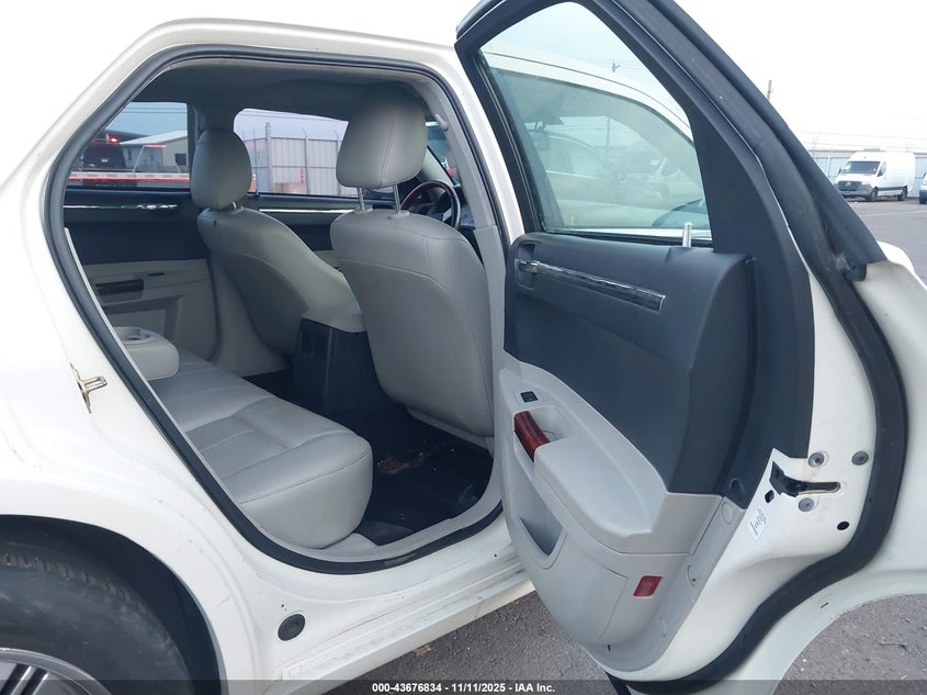 2006 Chrysler 300 Touring VIN: 2C3KA53G86H370469 Lot: 43676834