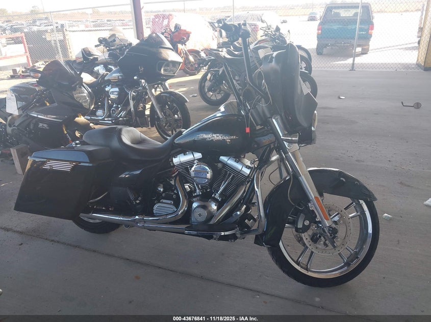 2013 Harley-Davidson Flhx Street Glide VIN: 1HD1KBM1XDB644353 Lot: 43676841