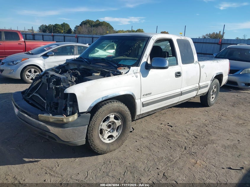 2GCEC19V8Y1104494 2000 CHEVROLET SILVERADO photo no. 2