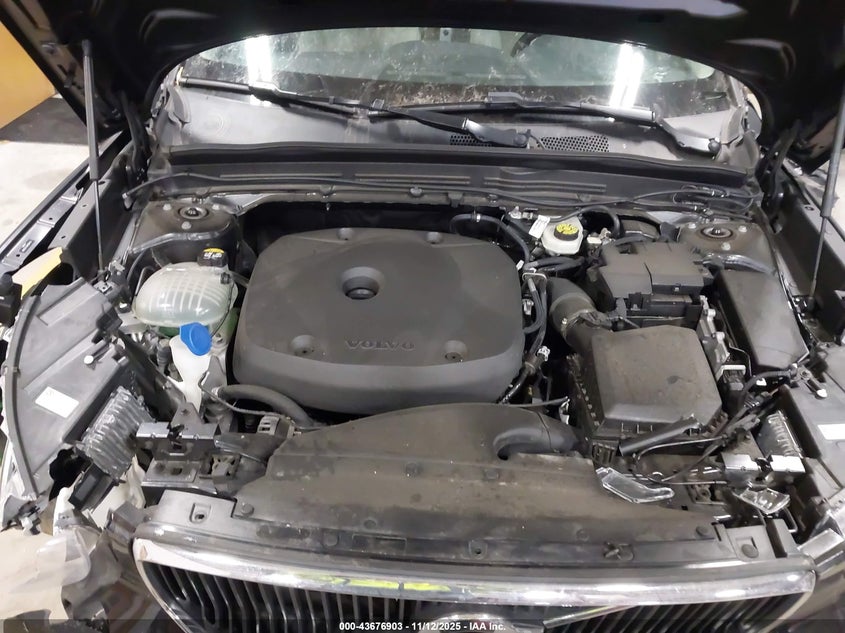 2020 Volvo Xc40 T5 Momentum VIN: YV4162UK6L2215060 Lot: 43676903