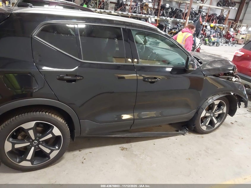 2020 Volvo Xc40 T5 Momentum VIN: YV4162UK6L2215060 Lot: 43676903