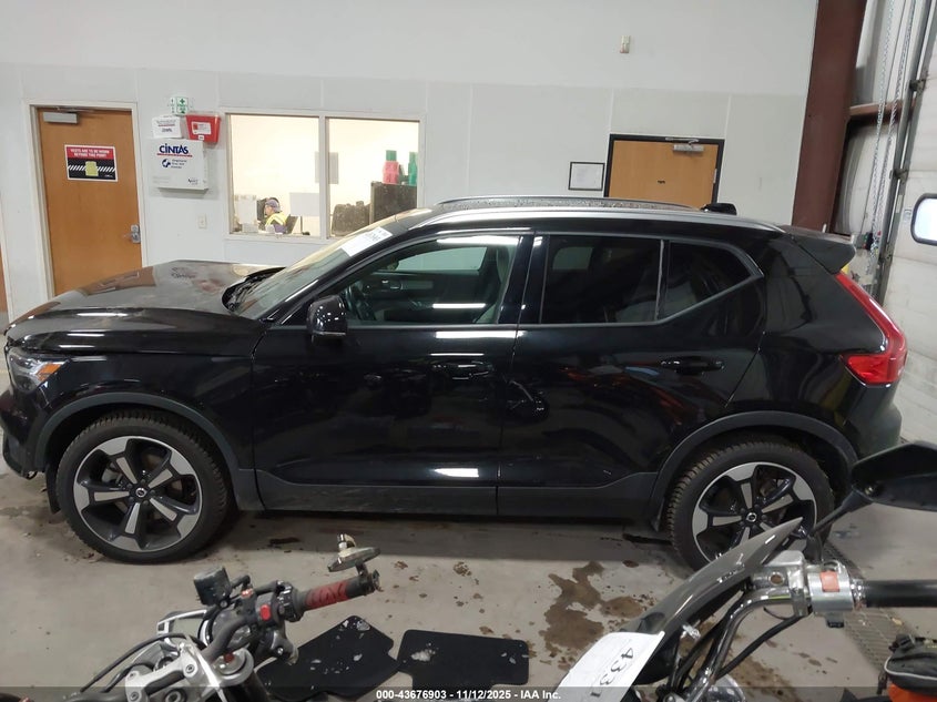 2020 Volvo Xc40 T5 Momentum VIN: YV4162UK6L2215060 Lot: 43676903