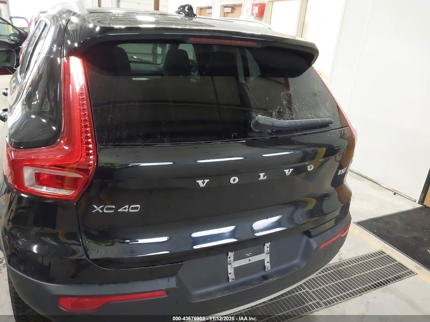 2020 Volvo Xc40 T5 Momentum VIN: YV4162UK6L2215060 Lot: 43676903