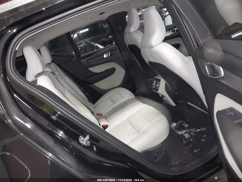 2020 Volvo Xc40 T5 Momentum VIN: YV4162UK6L2215060 Lot: 43676903