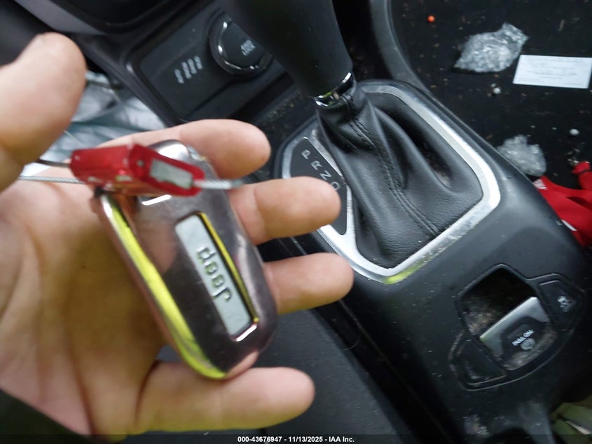 2021 Jeep Renegade Latitude 4X4 VIN: ZACNJDBB0MPM45716 Lot: 43676947