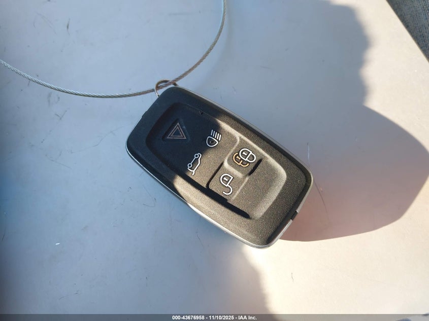 SALAK2D45BA550016 2011 LAND ROVER LR4 photo no. 11