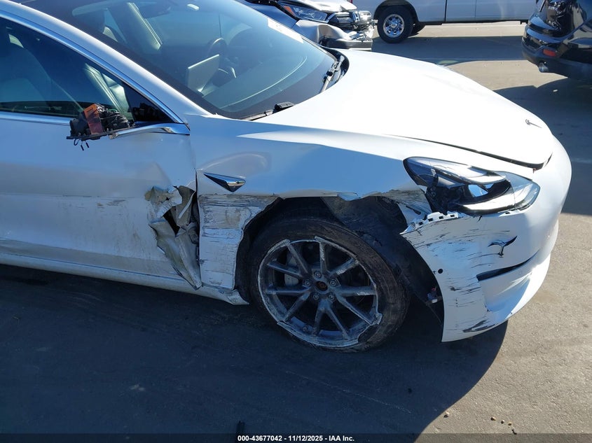 2020 Tesla Model 3 Long Range Dual Motor All-Wheel Drive VIN: 5YJ3E1EBXLF637482 Lot: 43677042