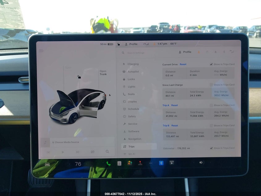 2020 Tesla Model 3 Long Range Dual Motor All-Wheel Drive VIN: 5YJ3E1EBXLF637482 Lot: 43677042