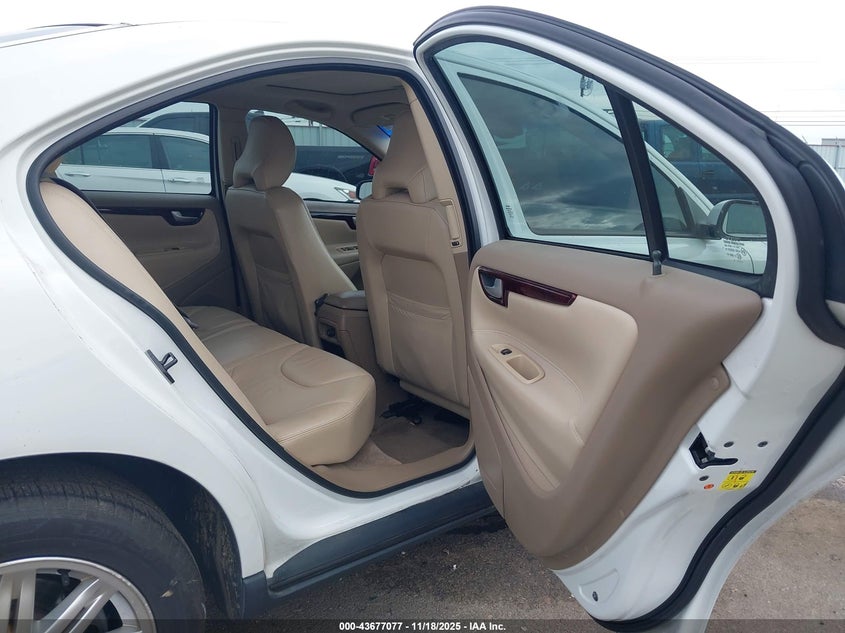 2004 Volvo S60 2.5T VIN: YV1RS59V742405371 Lot: 43677077