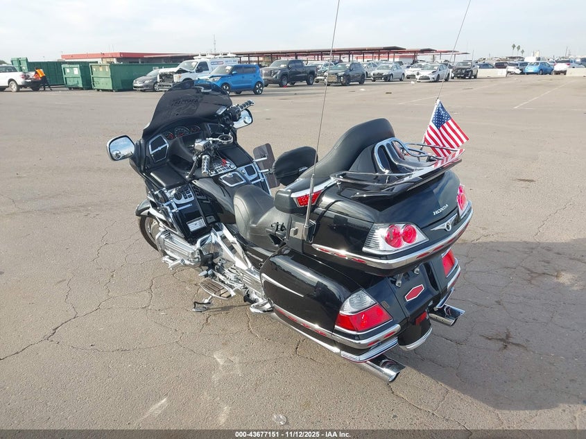1HFSC47F86A505424 2006 HONDA GL1800C photo no. 3