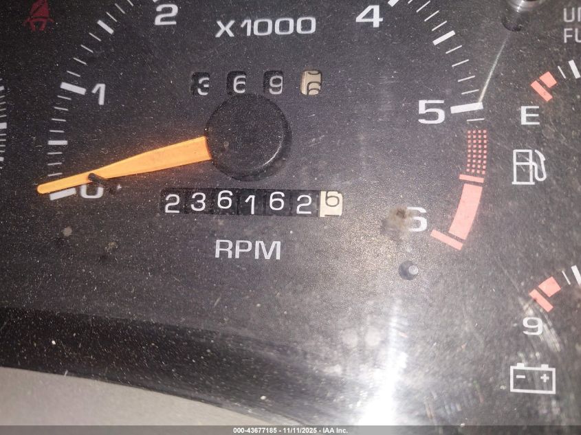 1997 Chevrolet Blazer Ls VIN: 1GNCS13W7V2153104 Lot: 43677185