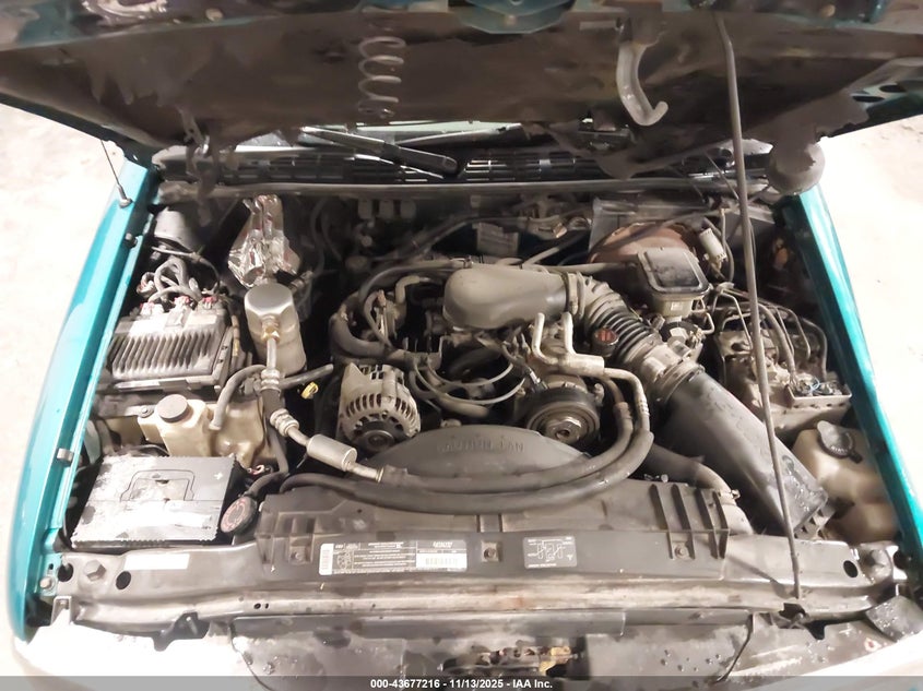 1996 Chevrolet Blazer VIN: 1GNDT13WXT2108852 Lot: 43677216