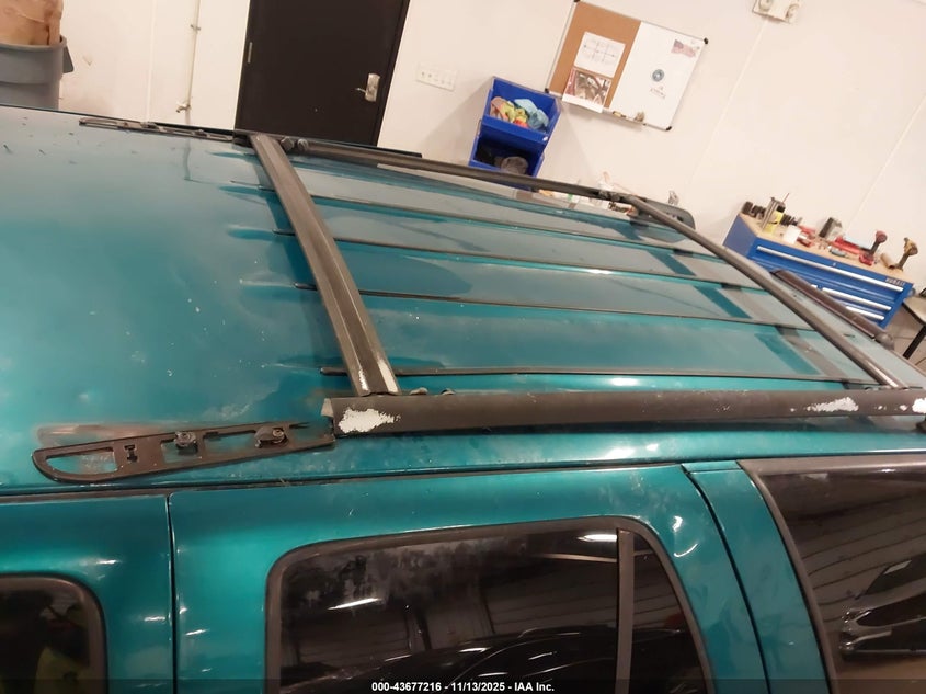 1996 Chevrolet Blazer VIN: 1GNDT13WXT2108852 Lot: 43677216